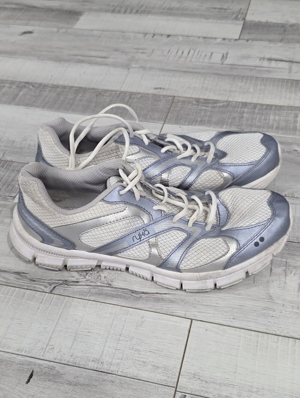 Ryka Women's White and Light Blue Athletic Sneakers